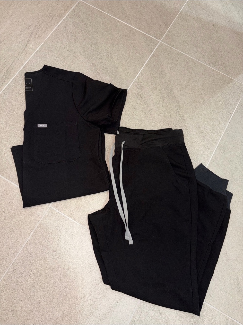 Figs Black Scrub Set